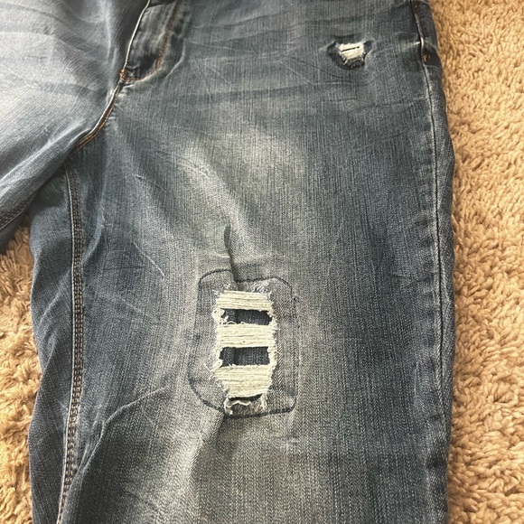 Faded Glory ripped jeans - Picture 3 of 6